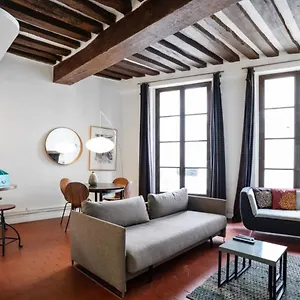 Apartment Parisian With Terrace In Saint Michel-notre Dame