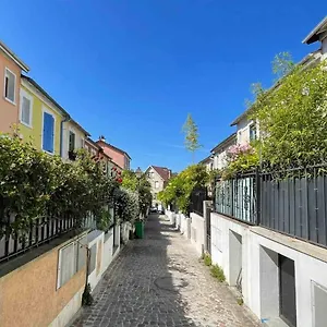  Holiday home Charming Townhouse With Garden In The Of