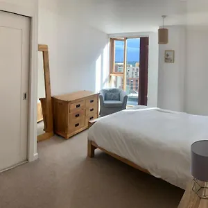2 Bed In Granary Wharf Leeds Leeds (West Yorkshire)